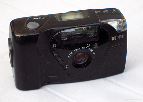 Компактен фотоапарат Ricoh FF-9